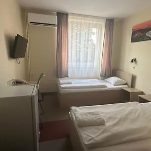 Free Parking, Free Breakfast, Only 15 Minutes To Center Отель типа 